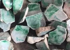 俄羅斯翡翠毛料進口報關代理案例【經典案例】